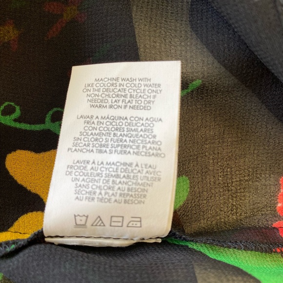 NWOT CABI Midnight Floral Thespian Poet-Sleeve Button-Neck Top - Picture 16 of 16